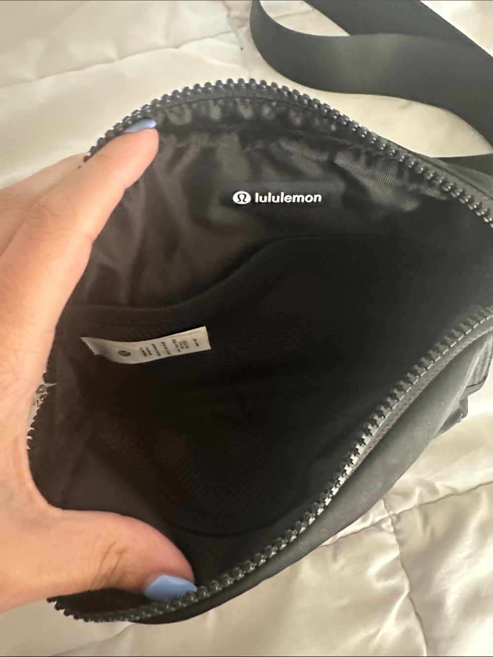 Lululemon Everywhere Belt Bag Large 2L - Picture 2 of 3